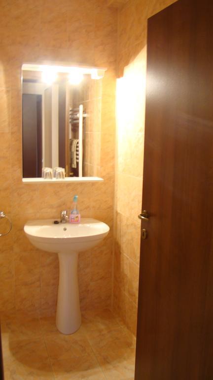Pensiunea Queen Mary Sînpetru Habitación foto