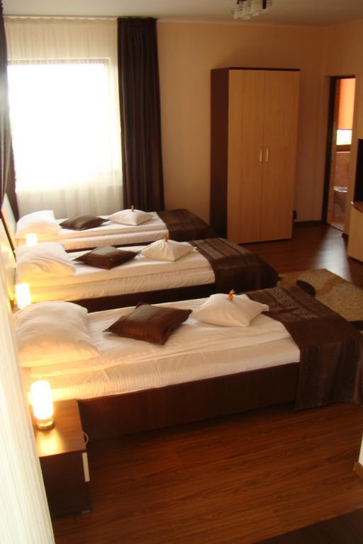 Pensiunea Queen Mary Sînpetru Habitación foto