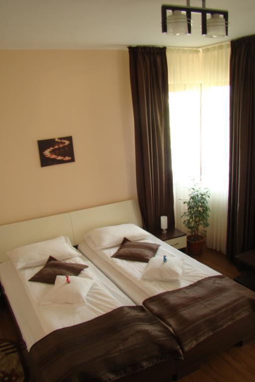Pensiunea Queen Mary Sînpetru Habitación foto
